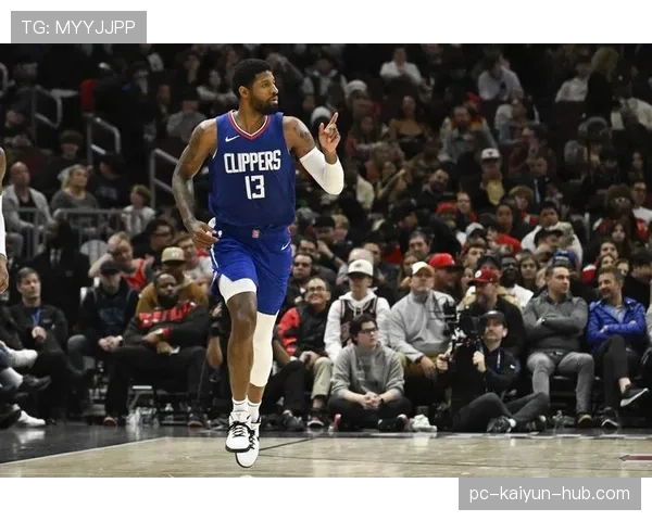 保罗·乔治突破创造关键机会提升快船进攻效率对比乔治防守强度明显增强