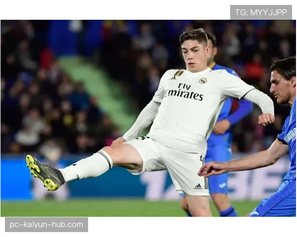 内马尔与登贝莱快攻中的多点驱动与单点突破倾向分析