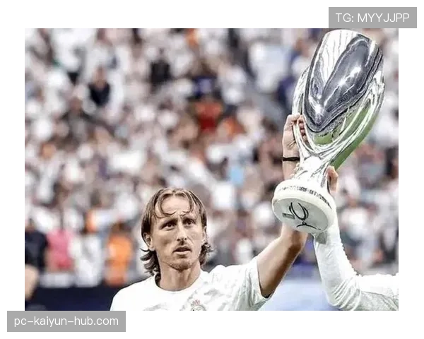 撕开防线克罗斯本赛季直塞更犀利对比莫德里奇